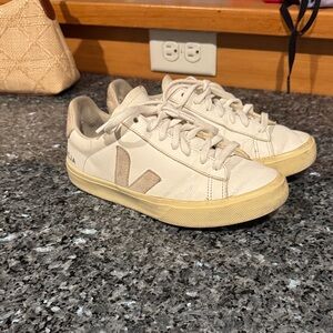 Veja Women's Off-White Sneakers